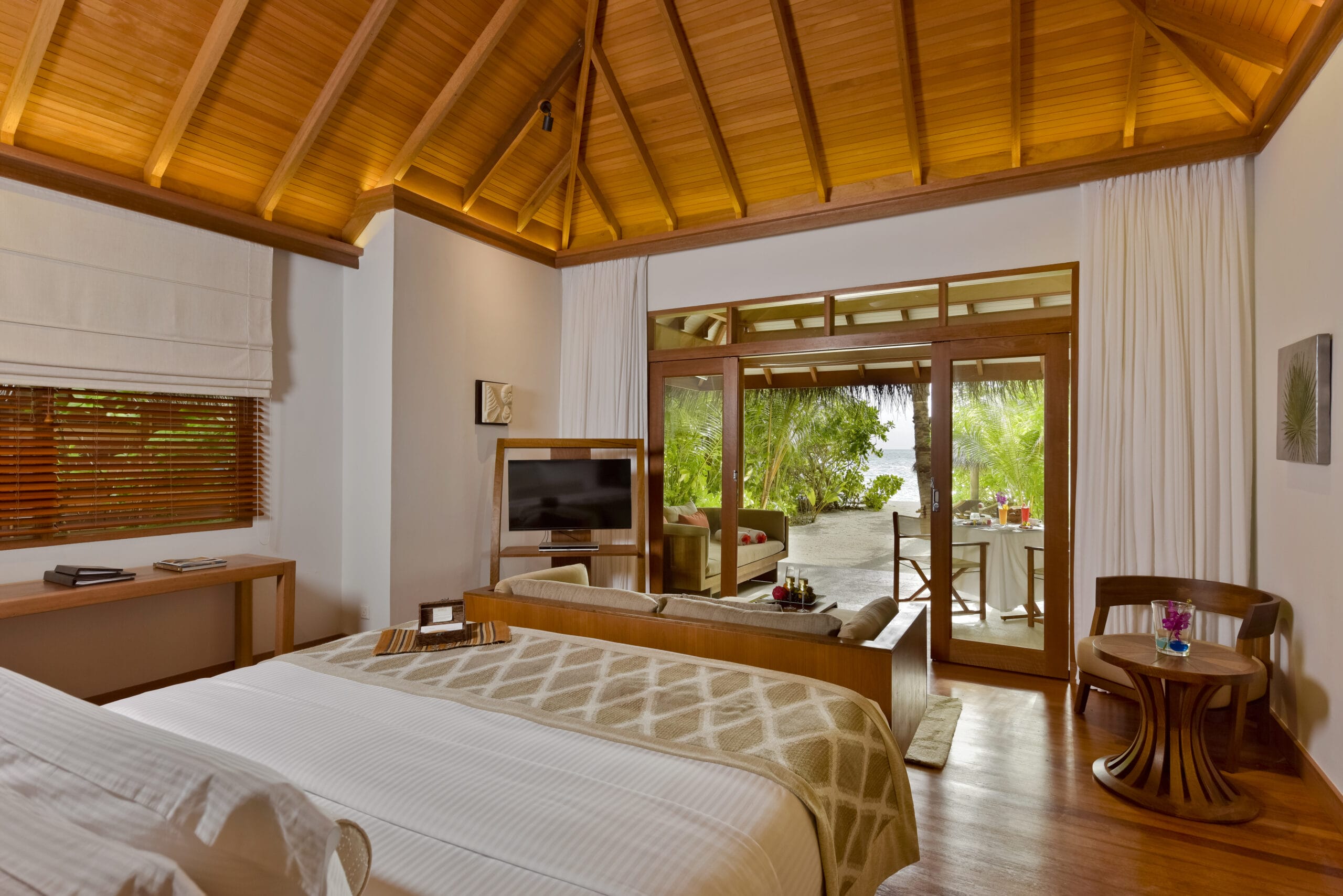 Baros Maldives Deluxe Villa (1)