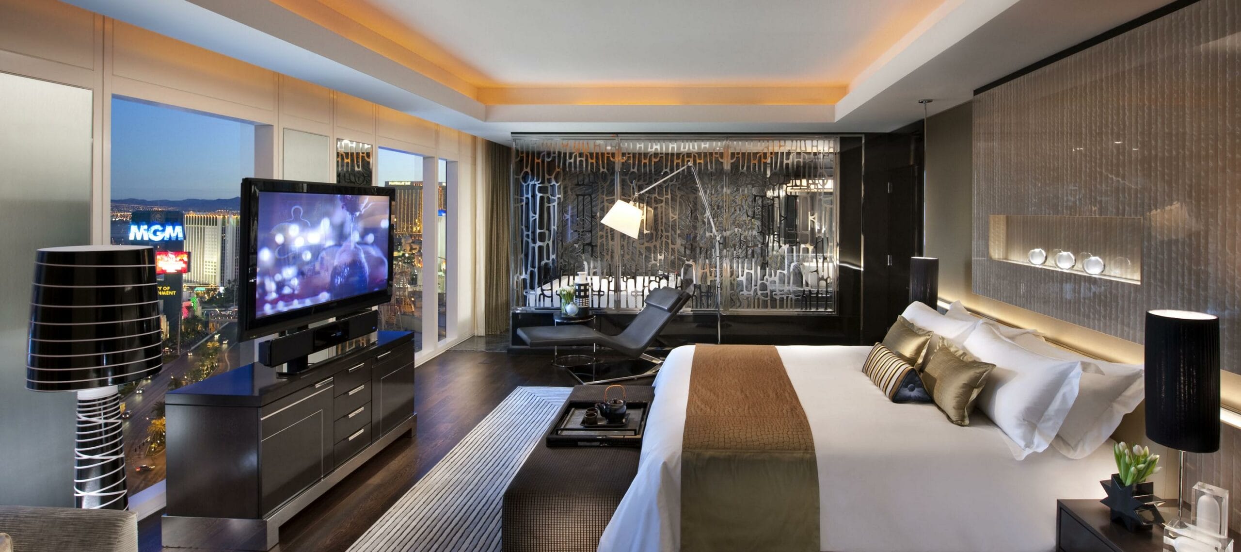 Mandarin Oriental las-vegas-suite-emperor-suite-bedroom-2