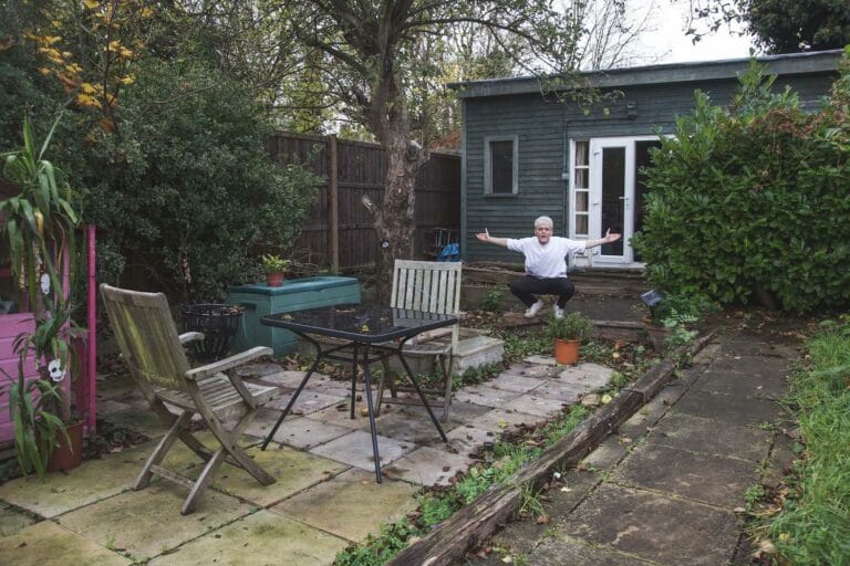 Online reviews, friend or foe? An experiment in online manipulation: Man turns his shed into a highly rated restaurant
